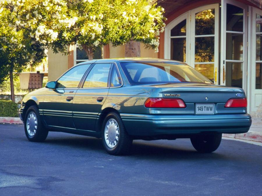  Ford Taurus 1992 года  (фото 4 из 8)